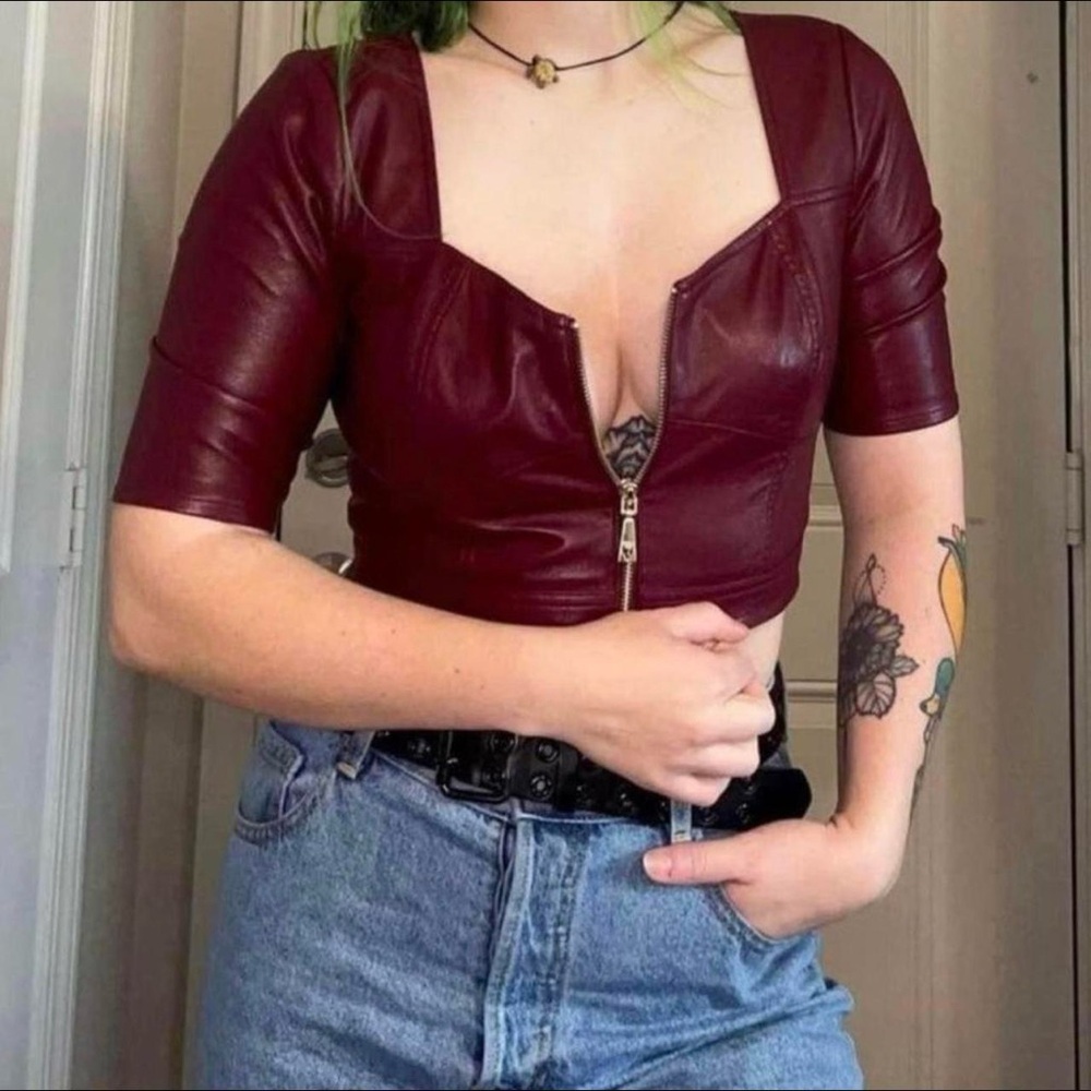GUESS maroon pleather zip-up crop top Size Small EUC